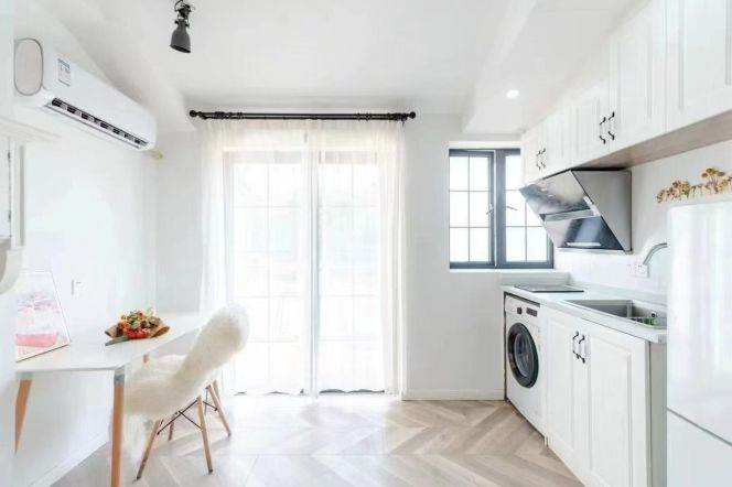 Lovely bright APT+ Roof terrace Fuxing Rd 8k