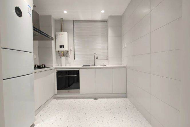 Elevator 2Brs/1Lr/1Bt apt nr Zhenping rd,M3/4/7