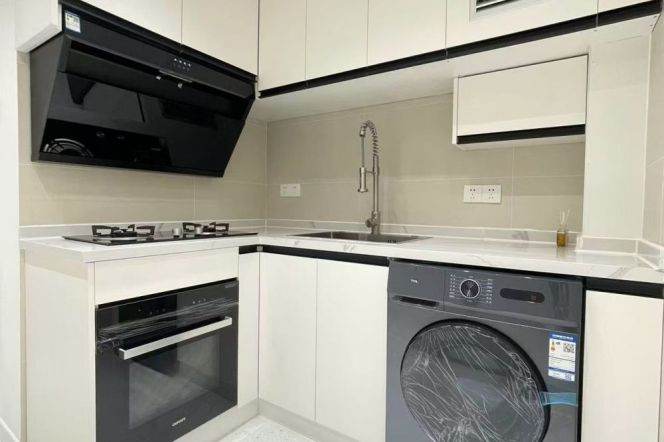 Jiangsu rd 1BR apartment with yard