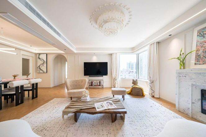 3 Brs, 2 Baths with Floor heating/Central ac/Oven, 150 sqm @ Shangcheng metro L9