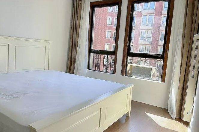 Jiashan rd elevator 2BR apartment with balcony