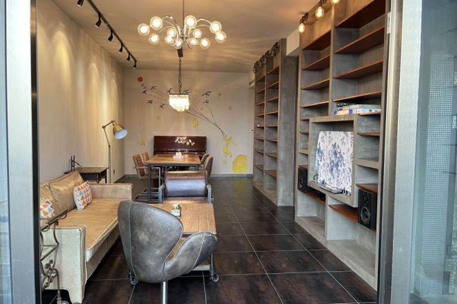 Elevator High-ceiling 2Br/2Lr/1Bt@L10/11 Jiaotong University Metro Station 