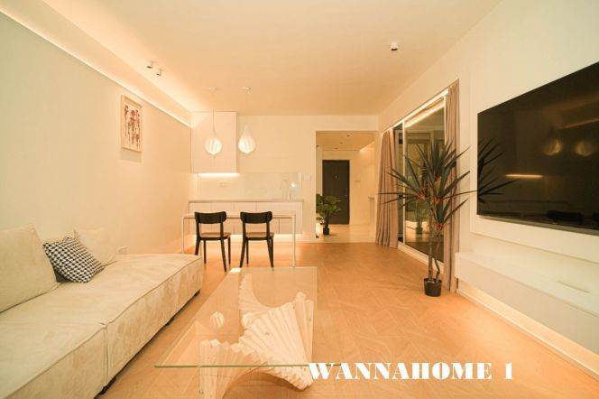 Modern&Bright&Spacious 2Bdrs 1Bath Apt+L2/7/14 Jing An Temple+2 Large Gardens