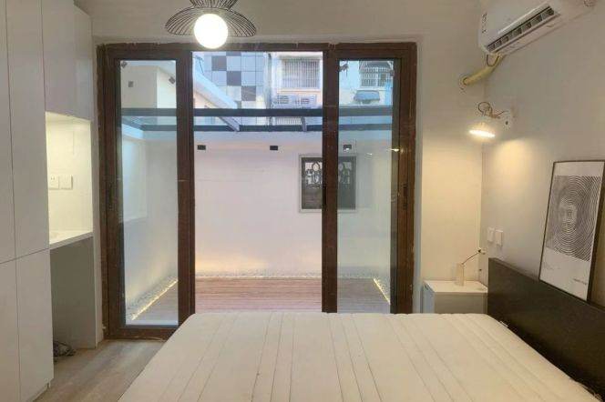 Nice 1br/1lr/yard @zhongshan park sta 6.3k