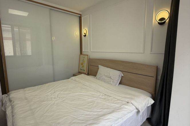 Xinhai Residential Area — Renovated 1BR with Cross-Ventilation — 6,800 RMB