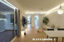 Modern&Bright&Spacious 2Bdrs 1Bath Apt+L2/7/14 Jing An Temple+2 Large Gardens