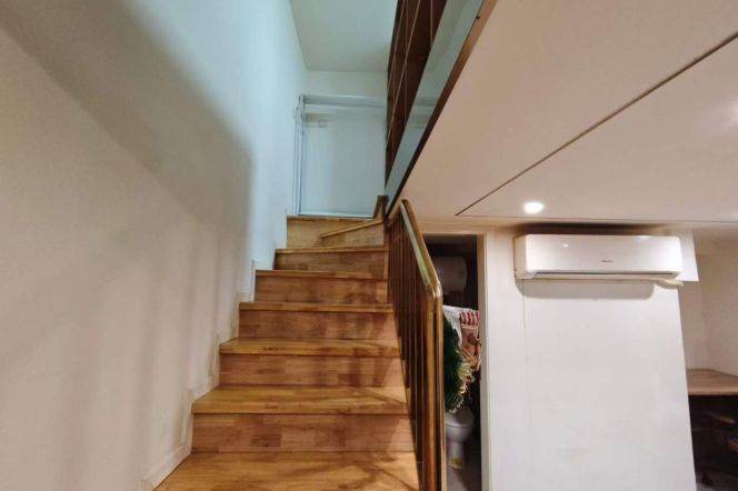 Jing an One BR loft apt nr L14/13 wuning Rd  for long&short rent