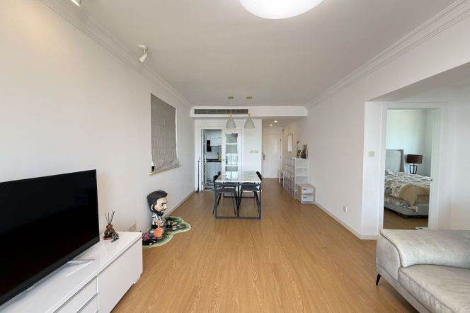 South Shanxi Rd Station Elevator 2Br/2Bath with Open Balcoy Line1/10/12