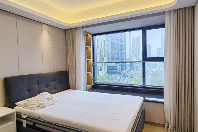 Modern compound 2 br with floor heating + bright balcony easy to NYU shanghai,L 6/8/11