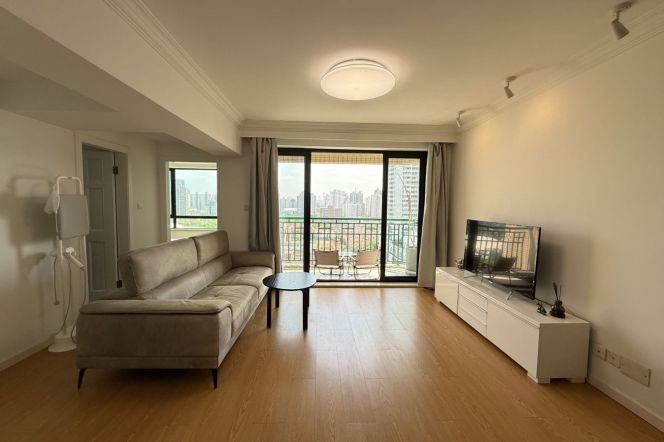 South Shanxi Rd Station Elevator 2Br/2Bath with Open Balcoy Line1/10/12