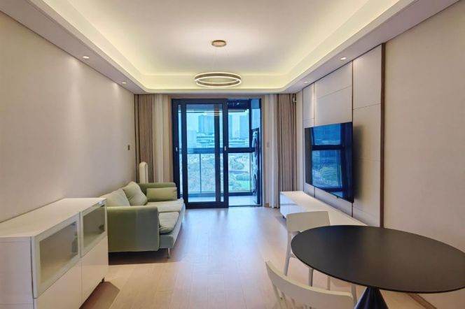 Modern compound 2 br with floor heating + bright balcony easy to NYU shanghai,L 6/8/11