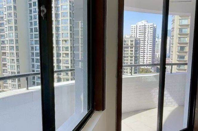 Jiashan rd elevator 2BR apartment with balcony