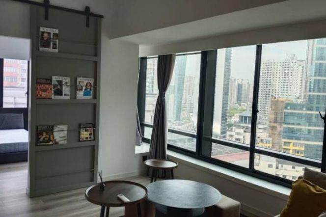 French Window one bedroom Elevator Apt +dryer 3mins to Jing'an Temple
