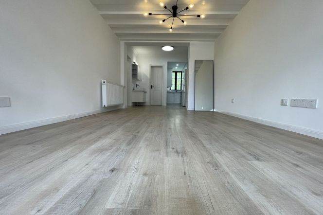 Classic 3BR 2BA Historic Residence Besides Plaza 66/Jing'an Temple