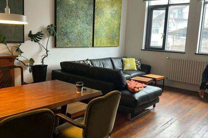 2 Brs, 2 Baths with Private Terrace/Wall heating/Dryer, 110 sqm @ West Nanjing metro L2