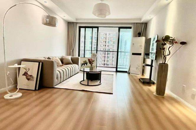 zhongtan rd elevator 2BR/big living room@L3/4