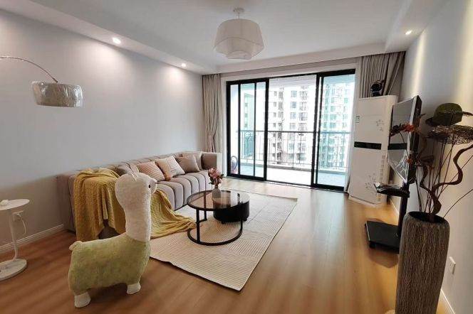 zhongtan rd elevator 2BR/big living room@L3/4