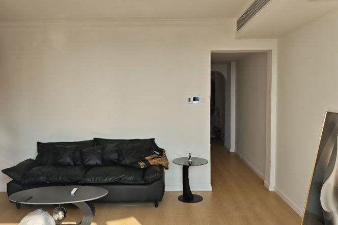 Elevator 1br with Floor heating /central Ac,0 Distance to Line 1 Hengshan Road St.