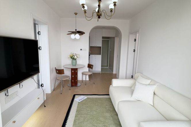 Newly Renovated Elevator 2Br/2Lr/1Bt@L2/3/4 Zhongshan Park Station