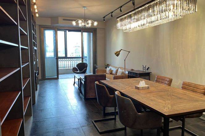 Elevator High-ceiling 2Br/2Lr/1Bt@L10/11 Jiaotong University Metro Station 