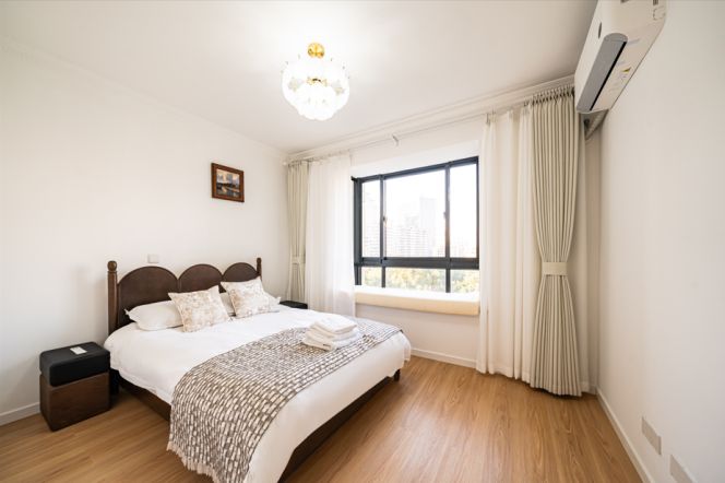 Shunde Yuan (FLEX-037) — Luxury Master Room — 5,450 RMB