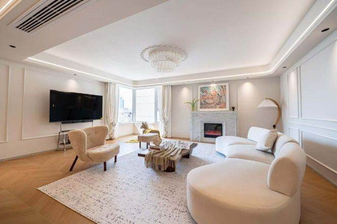 3 Brs, 2 Baths with Floor heating/Central ac/Oven, 150 sqm @ Shangcheng metro L9