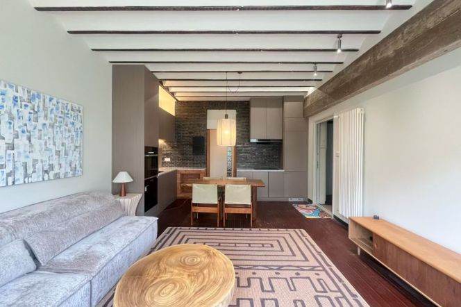 2 Brs, 2 Baths with Open Balcony/Floor heating/Central ac, 120 sqm @ Hengshan metro L1