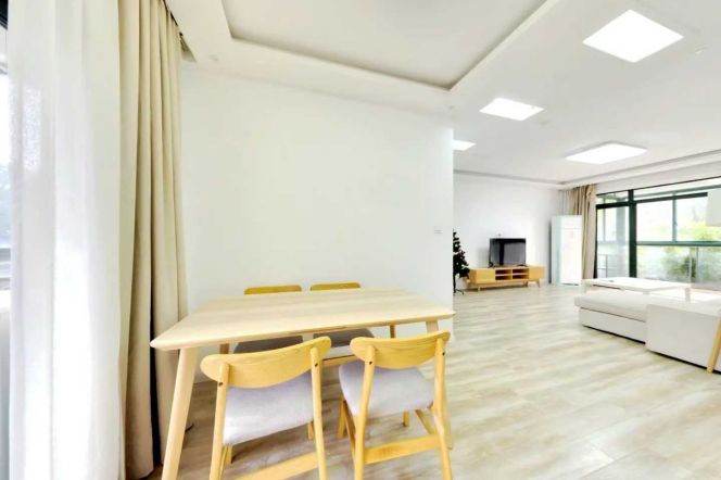 loushanguan rd elevator 2BR/big living room/110sqm@L2/15