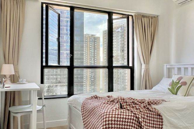 cozy/bright  room near Hanzhong rd, Shanghai railway station, long/short lease 
