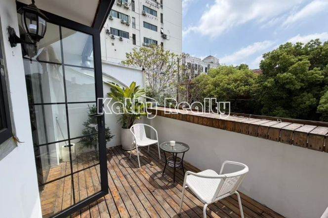 Lovely bright APT+ Roof terrace Fuxing Rd 7.9k
