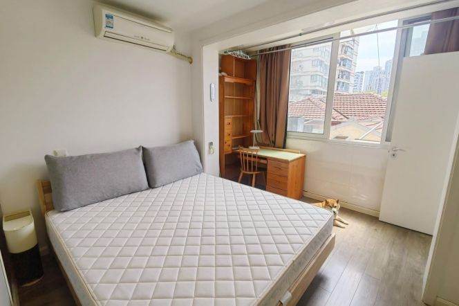 Sunny & Spacious 1 br in Old XuHui near IAPM ,easy to L 1/10/12 South ShaanXi Rd St.