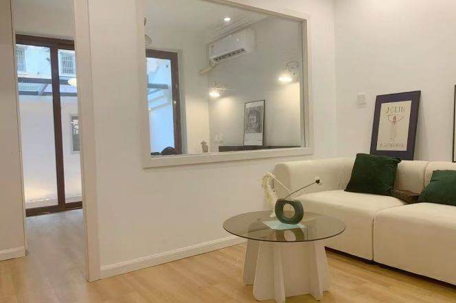 Nice 1br/1lr/yard @zhongshan park sta 6.3k