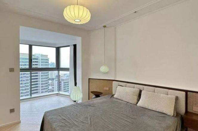3 Brs, 2 Baths with Floor heating/Central ac/Gym/Swimming pool @ Zhenping metro L3,4&7