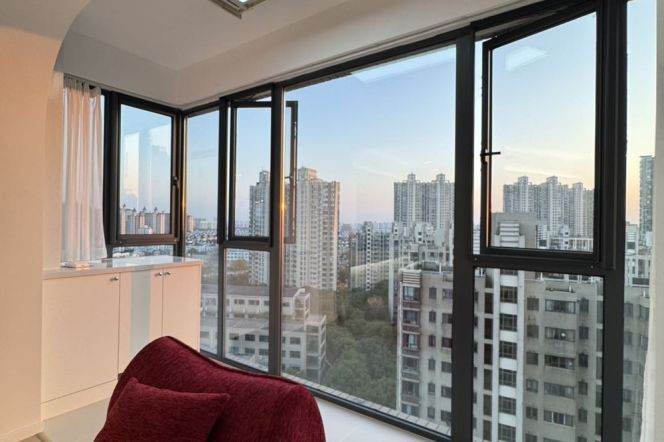 Elegant 3BR 2BA High-floor w/Heating nr Children's Medical Center Station