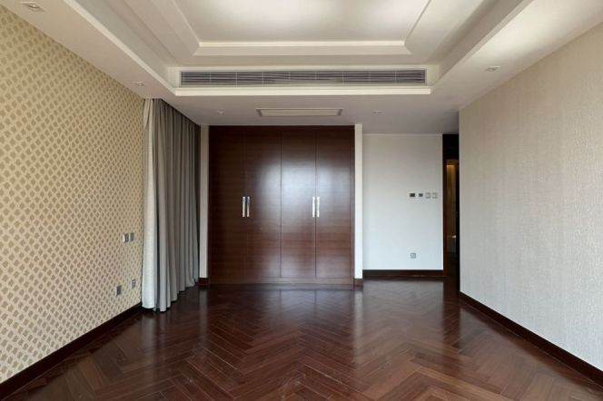 Quiet luxury compound with clubhouse.Old Xuhui 