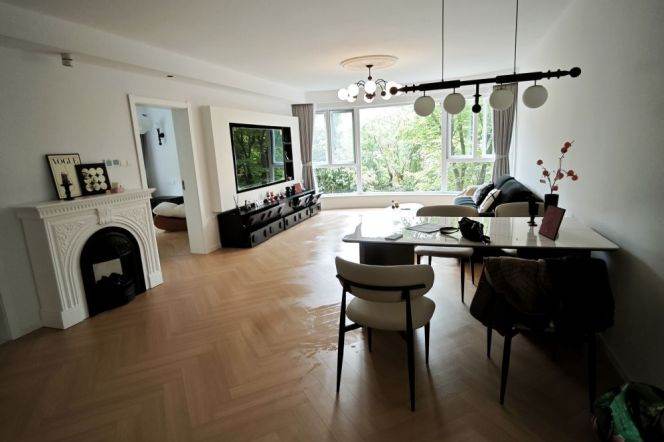 Elegant Spacious 3Brs+Balcony L10/15 