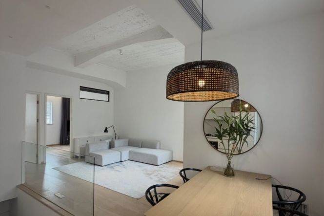 Beautiful 2brs@floor heating near West Nanjing Road