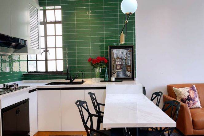 Classic 3BR 2BA 150m² Old House w/Balcony on Taiyuan Rd