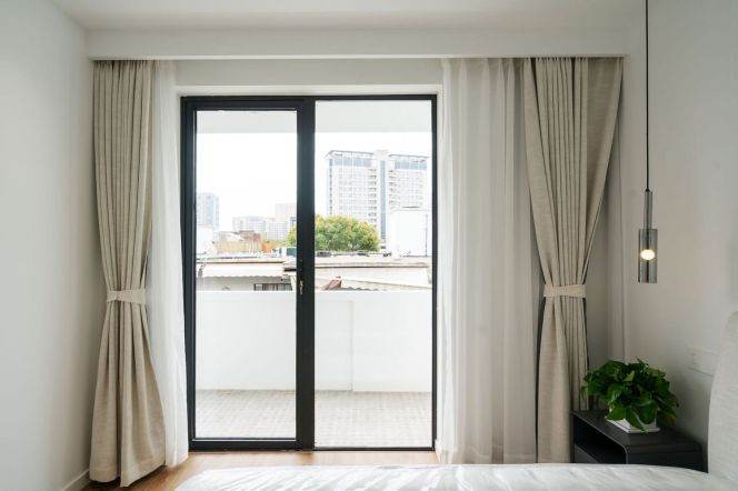 Core Xuhui Quiet 2BR · Yueyang Road