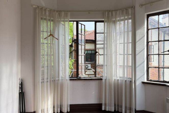 Classic 3BR 2BA 180m² Old Apt nr IAPM, 25k