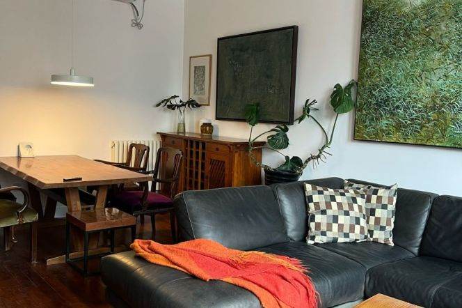 Beautiful 2brs&2baths with balcony near West Nanjing Road