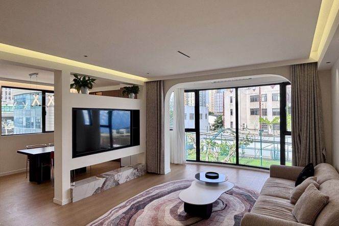 2Bdrs 2bths Apt/Fabulous&Modern /Line 8 North Xizang Rd /Good View/elevator