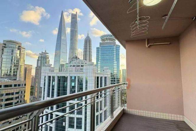 Luxury Lujiazui Residence | 227sqm, 3-Bed with Panoramic Skyline Views