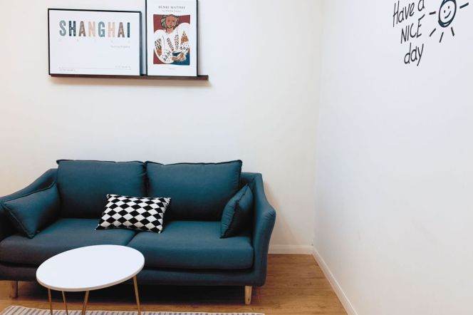 master bedroom budget friendly near jingan temple, close to SJTU, international roommates 