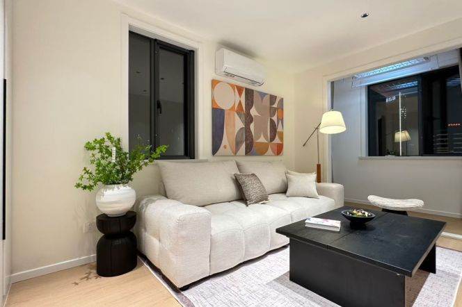 Fresh 1br Nr century Avenue M2/4/6/9