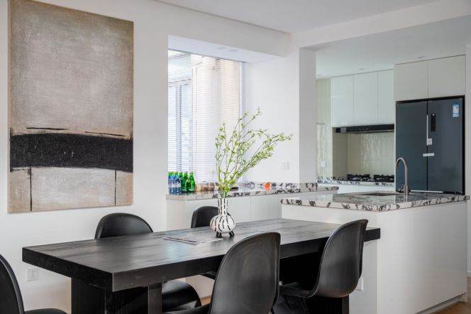 modern duplex 4brs floor heating nice terrace beside Su zhou river  near line 3,4 only 32.8K