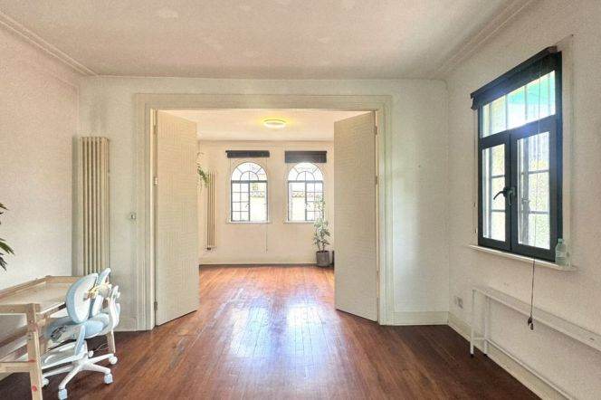 Spacious 3brs&2baths with balcony near Jing'an Temple