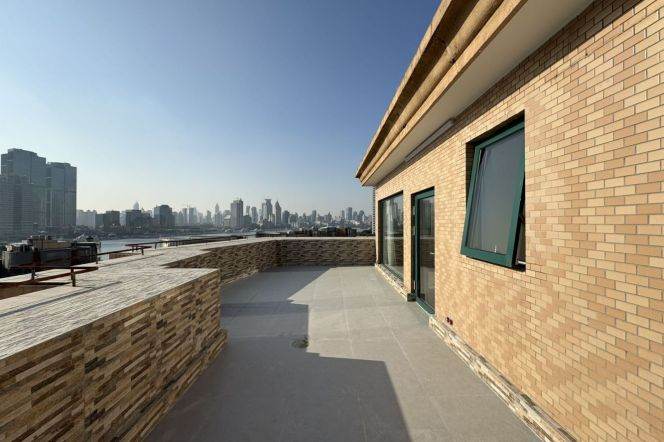 brand new duplex 3brs plus study big terrace  river view floor heating beside Huang pu river 