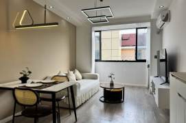 Impressive bright 2BR Apt| All south | Zhong Shan Park & Loushanguan rd Mt 8.6K