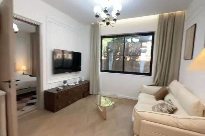 Homey 1br old house nr Jing'an Temple  L2/7/11